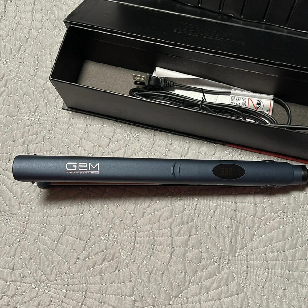GEM XL 5” Long Plate Flat Iron for Straightening Hair , New in Box